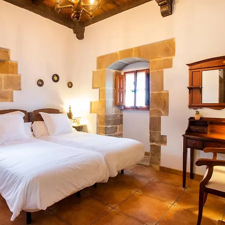فندق Palacio La Cajiga 3*