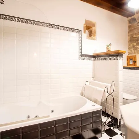 Palacio La Cajiga 3* Abandames