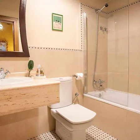 Palacio La Cajiga Abandames